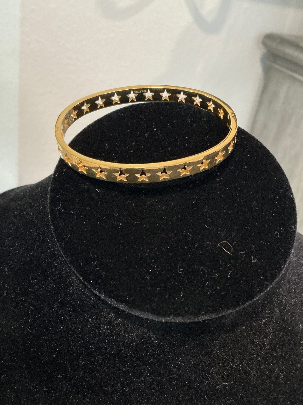 Gold Star Cutout Bangle Bracelet - Women Jewelry